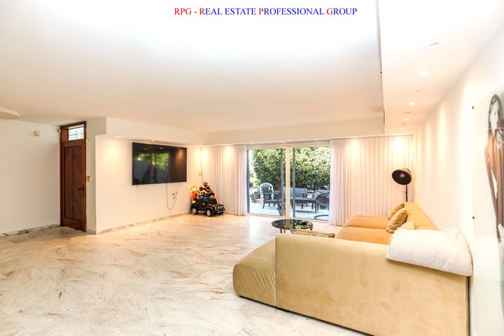 דו משפחתי, דילה רינה יוסף, שיכון דן, נווה דן, תל אביב יפו