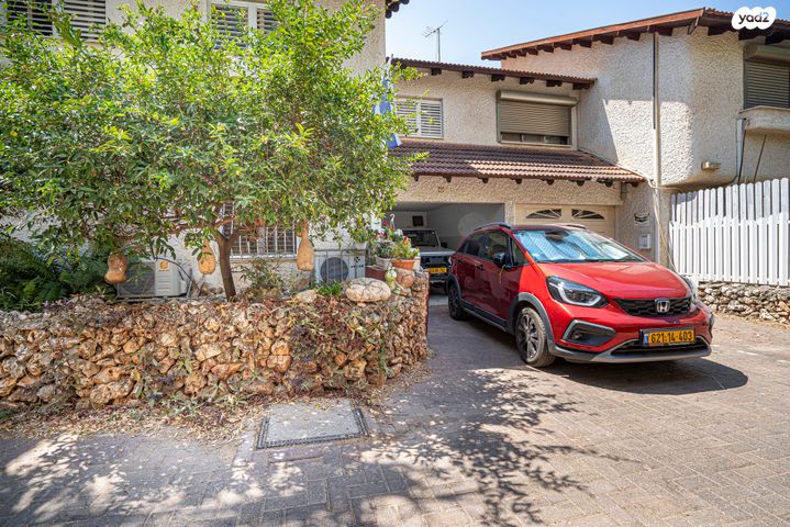 דו משפחתי, מולדת, מגדיאל, הוד השרון