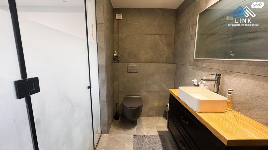 דירת גן, שדרות מנחם בגין, החותרים, טירת כרמל