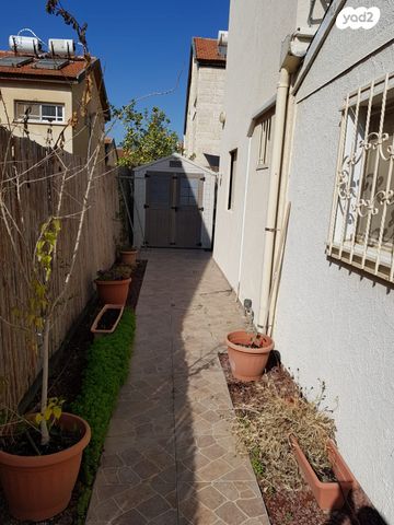 בית פרטי/ קוטג', צבי סגל 9, רמות, באר שבע