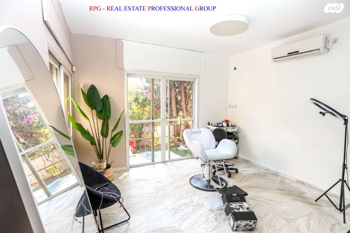 דו משפחתי, דילה רינה יוסף, שיכון דן, נווה דן, תל אביב יפו