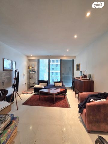 דירה, ניסים אלוני, צמרות איילון, פארק צמרת, תל אביב יפו