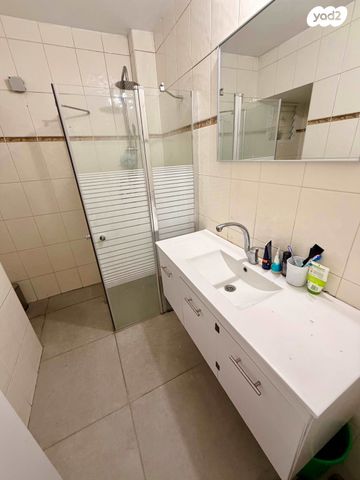 דירה, זלמן שז"ר, קרית ים  א', קרית ים