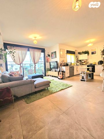 דירה, השופט ברנדייס, פתח תקווה