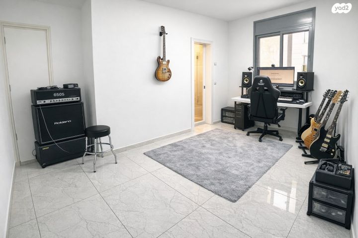 דירה, גרשום 9, נווה רם, שיכון מזרחי, רמת גן