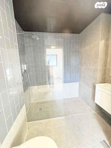 דירה, הנמל 19, שער פלמר, תחנת רכבת השמונה, חיפה