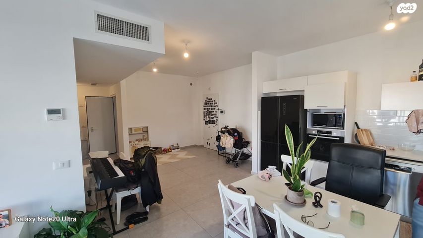 דירה, יאיר רוזנבלום, נווה זמר, רעננה