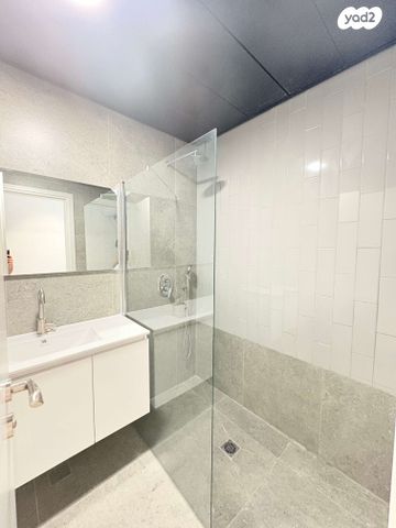 דירה, הנמל 19, שער פלמר, תחנת רכבת השמונה, חיפה