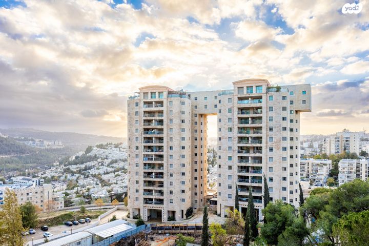 דירה, אברהם פררה, הולילנד, ירושלים