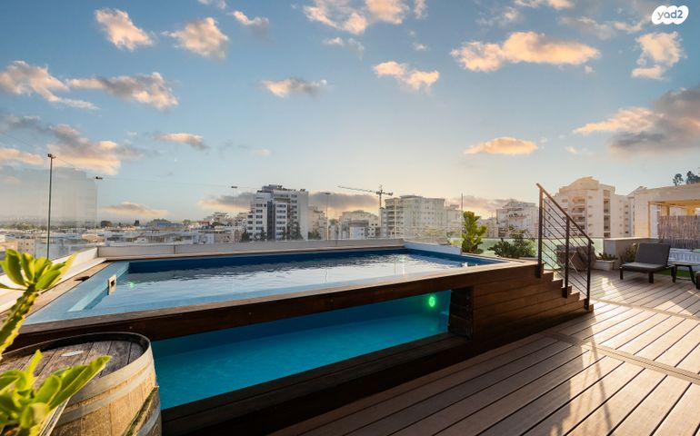 גג/ פנטהאוז, סתיו, מגדיאל, הוד השרון