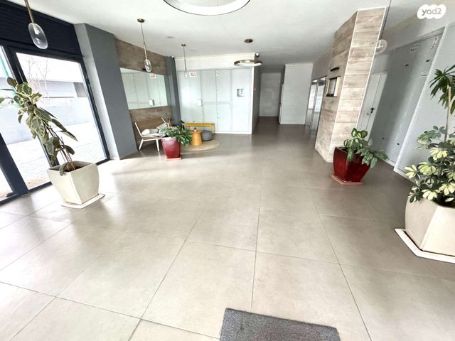 דירה, גרשום 9, נווה רם, שיכון מזרחי, רמת גן