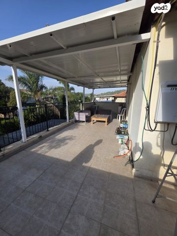 בית פרטי/ קוטג', האלונים, חוסן, חוסן