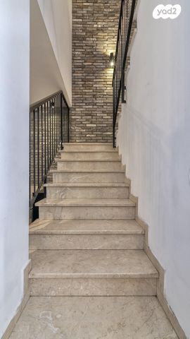 בית פרטי/ קוטג', דרך הפרחים, אזורי גדרה, גדרה