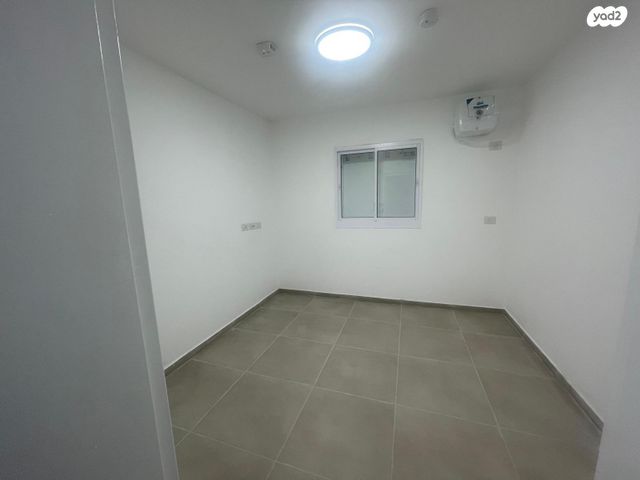 דירה, נתן אלבז 146, הראשונים, שלומי