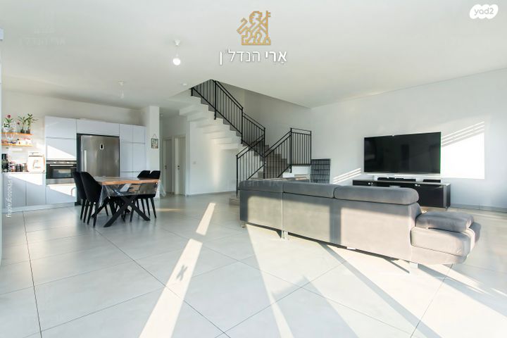 דו משפחתי, השדות, עתלית