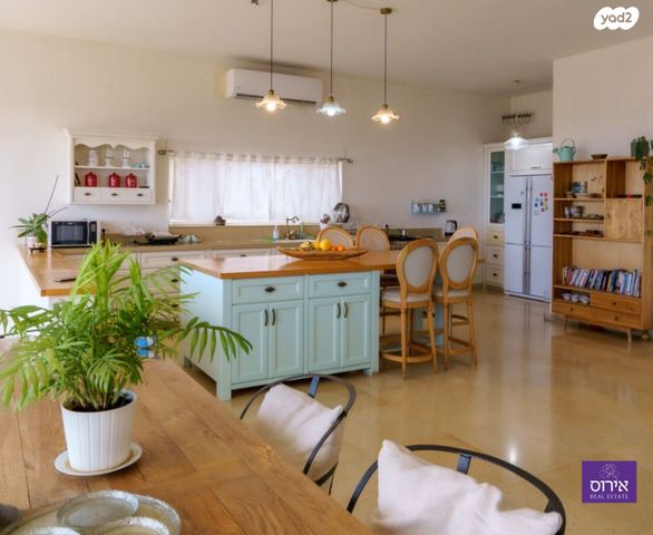 בית פרטי/ קוטג', כפר ורדים