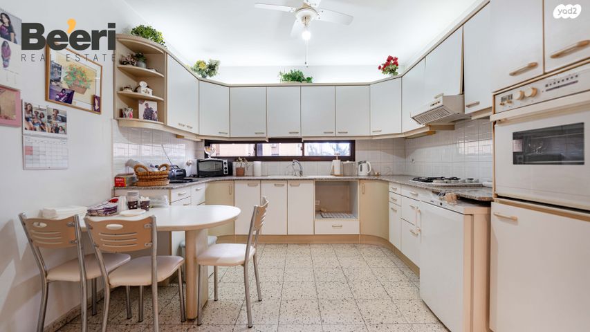 דירה, הרב יצחק חי טייב, נווה יהושע, ערמונים, רמת גן