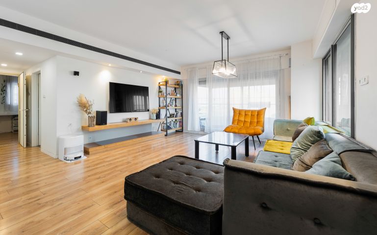 גג/ פנטהאוז, סתיו, מגדיאל, הוד השרון