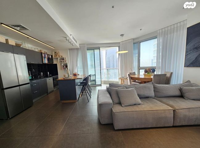 דירה, החשמונאים 96, גני שרונה, קרית הממשלה, תל אביב יפו