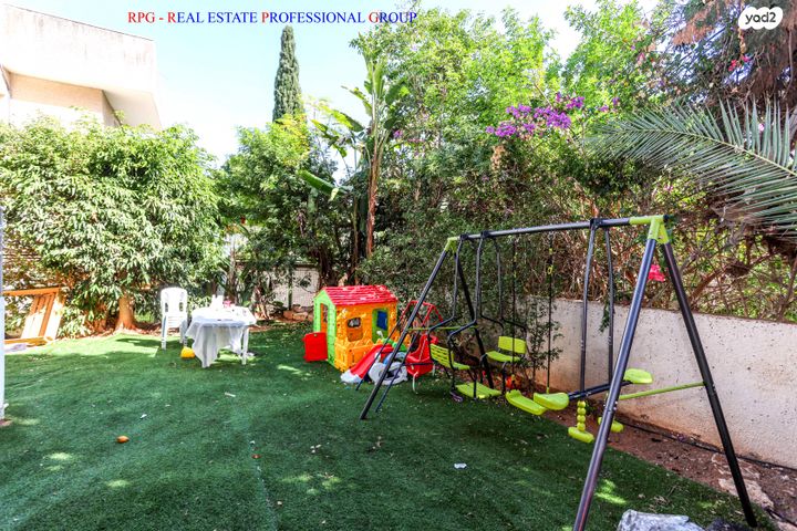 דו משפחתי, דילה רינה יוסף, שיכון דן, נווה דן, תל אביב יפו