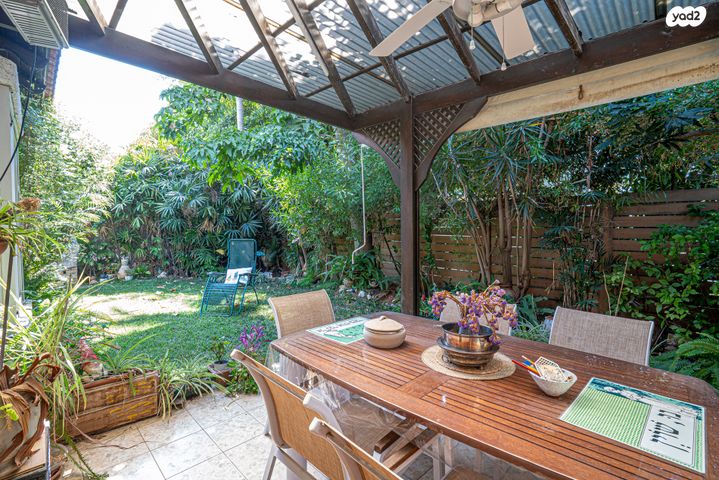 דו משפחתי, מולדת, מגדיאל, הוד השרון