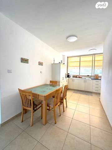 דירה, כפר סבא