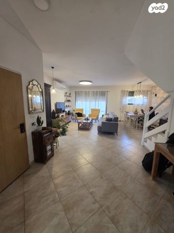 בית פרטי/ קוטג', האלונים, חוסן, חוסן