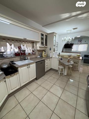 בית פרטי/ קוטג', שאר העיר, עומר