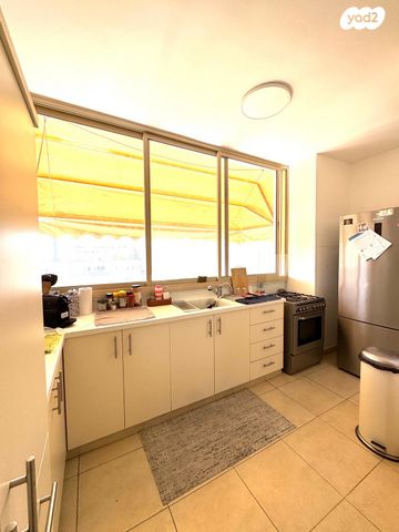 דירה, כפר סבא