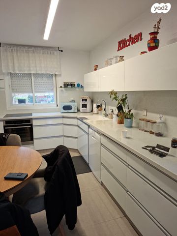 דירה, שדרות משה דיין, פסגת זאב, ירושלים