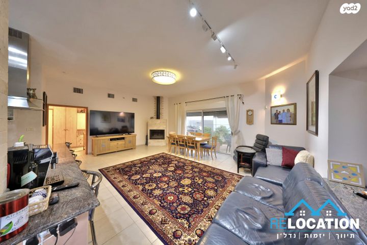 דו משפחתי, קרית אתא