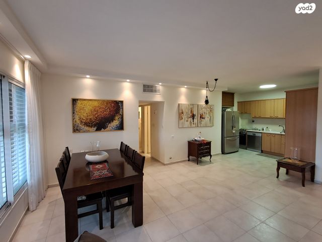 דירה, יהושע רבינוביץ, בן גוריון, חולון