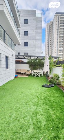 דירת גן, פסגות אפק, ראש העין