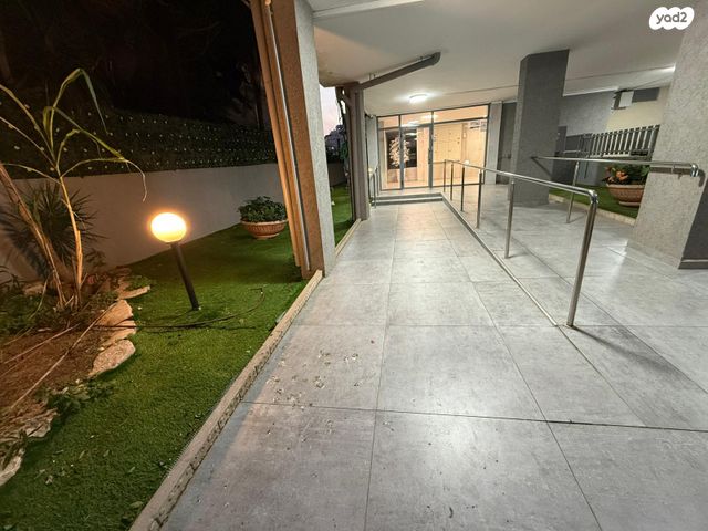 גג/ פנטהאוז, השר שפירא, דרום מערב ותיק, בת ים