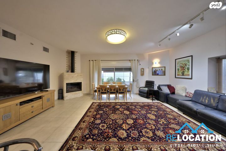 דו משפחתי, קרית אתא