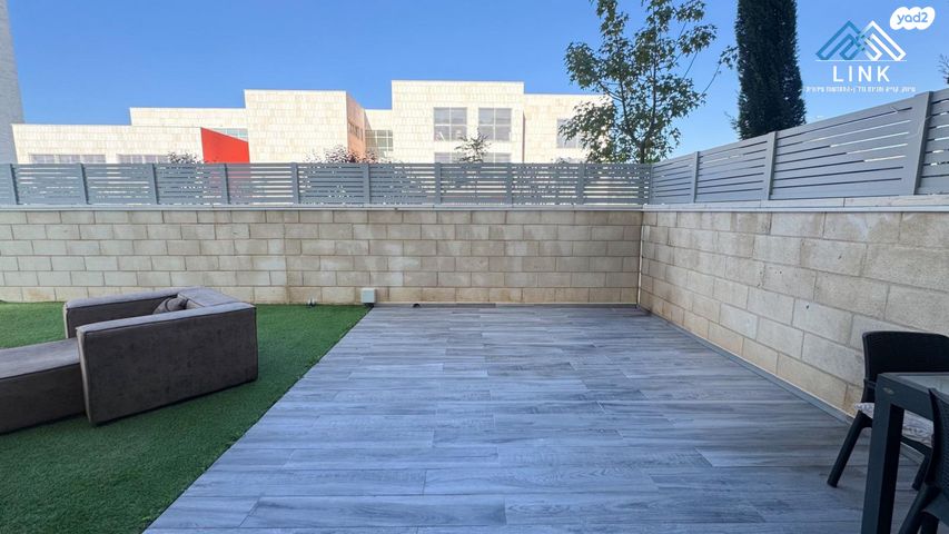 דירת גן, שדרות מנחם בגין, החותרים, טירת כרמל