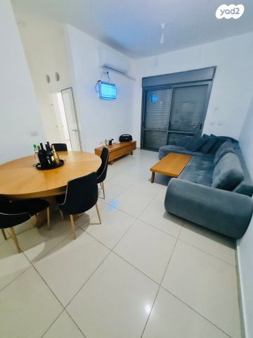 דירת גן, נצרים, נתיבות