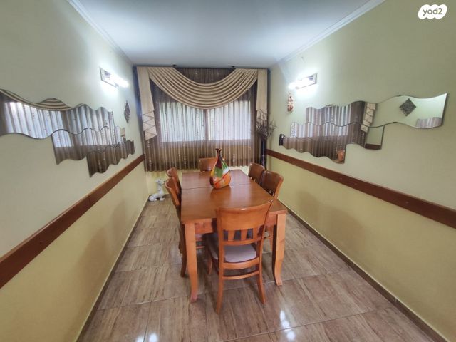 דירת גן, קרן קיימת לישראל, שיכון ה', קרית שמונה