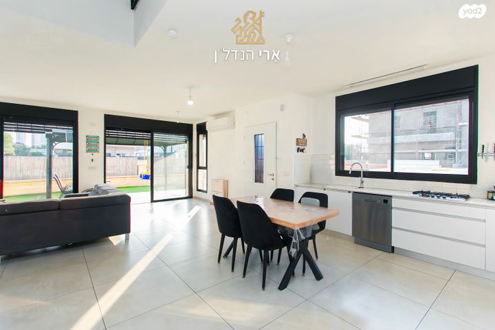 דו משפחתי, השדות, עתלית