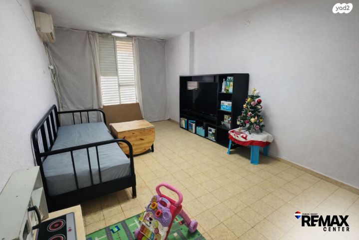 דירה, שדרות בר אילן, דרום מערב ותיק, בת ים