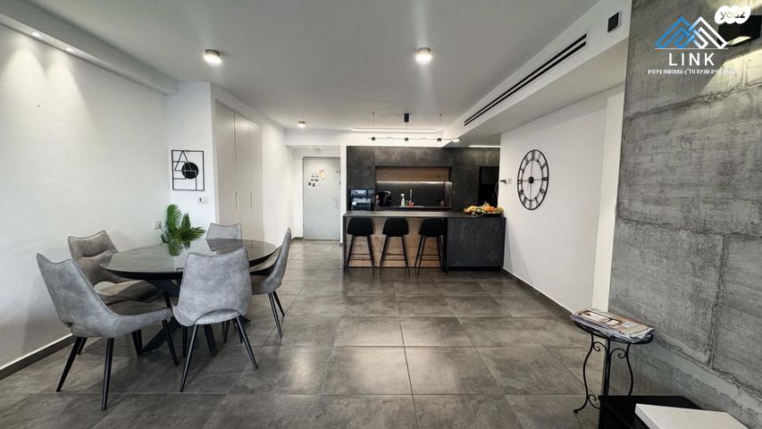 דירת גן, שדרות מנחם בגין, החותרים, טירת כרמל