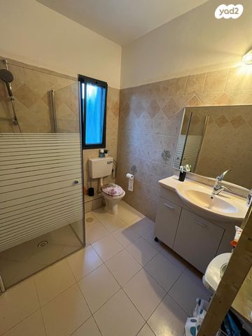 בית פרטי/ קוטג', האלונים, חוסן, חוסן