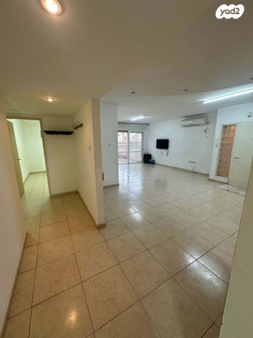 דירת גן, חטיבת עציוני, רמת רבין מערב, כרמיאל