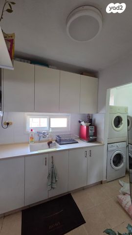 דירה, רחבעם זאבי, מרכז מזרחי, נס ציונה