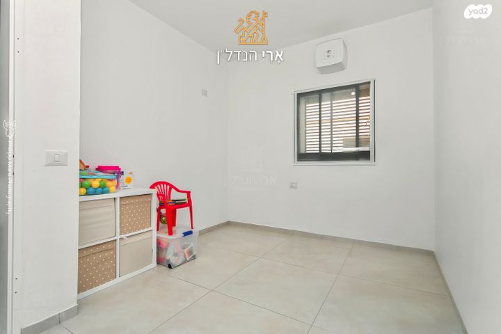 דו משפחתי, השדות, עתלית