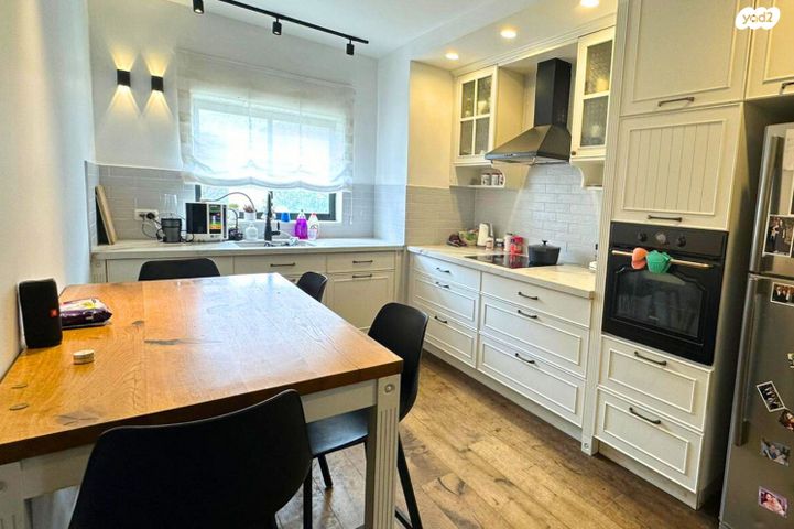 בית פרטי/ קוטג', דרך הפרחים, אזורי גדרה, גדרה