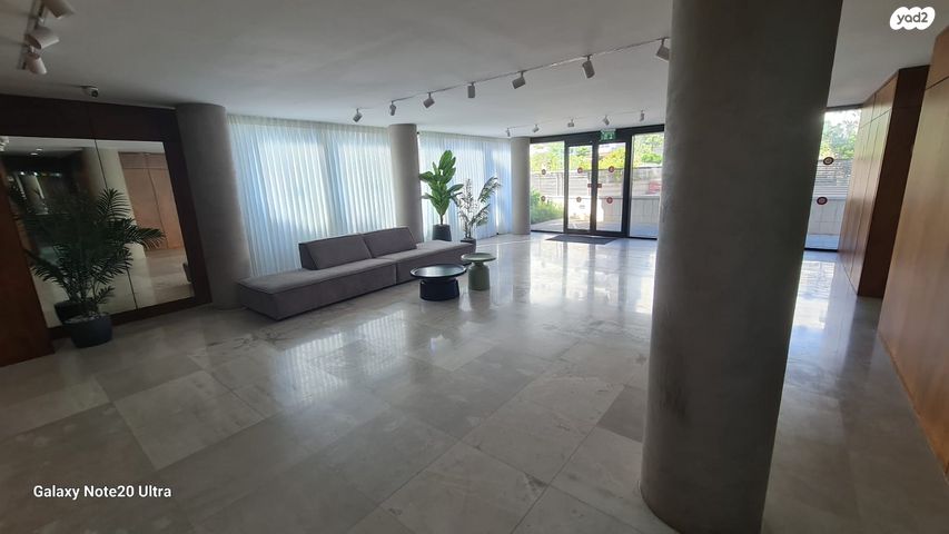 דירה, יאיר רוזנבלום, נווה זמר, רעננה