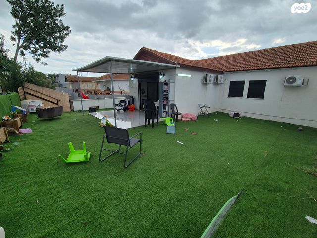 דו משפחתי, הרב עוזיאל, שיכון ד, טבריה