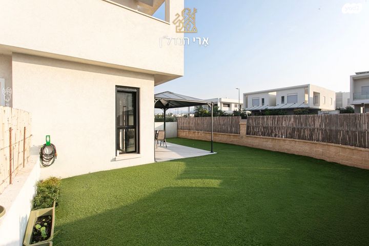 דו משפחתי, השדות, עתלית