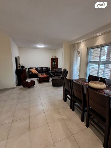 דירה, יהושע רבינוביץ, בן גוריון, חולון